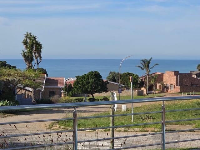 3 Bedroom Property for Sale in Wavecrest Eastern Cape